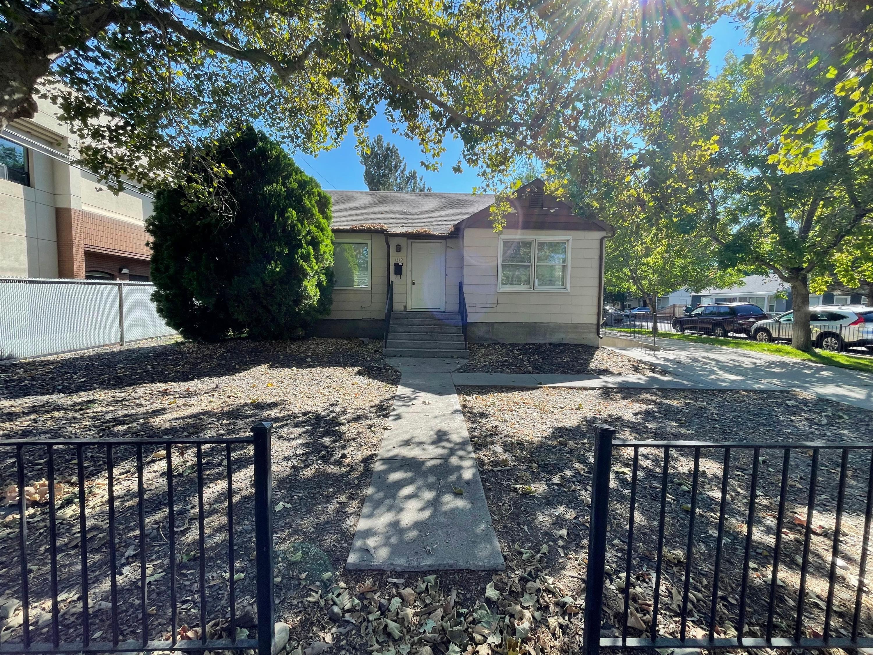 Property main image
