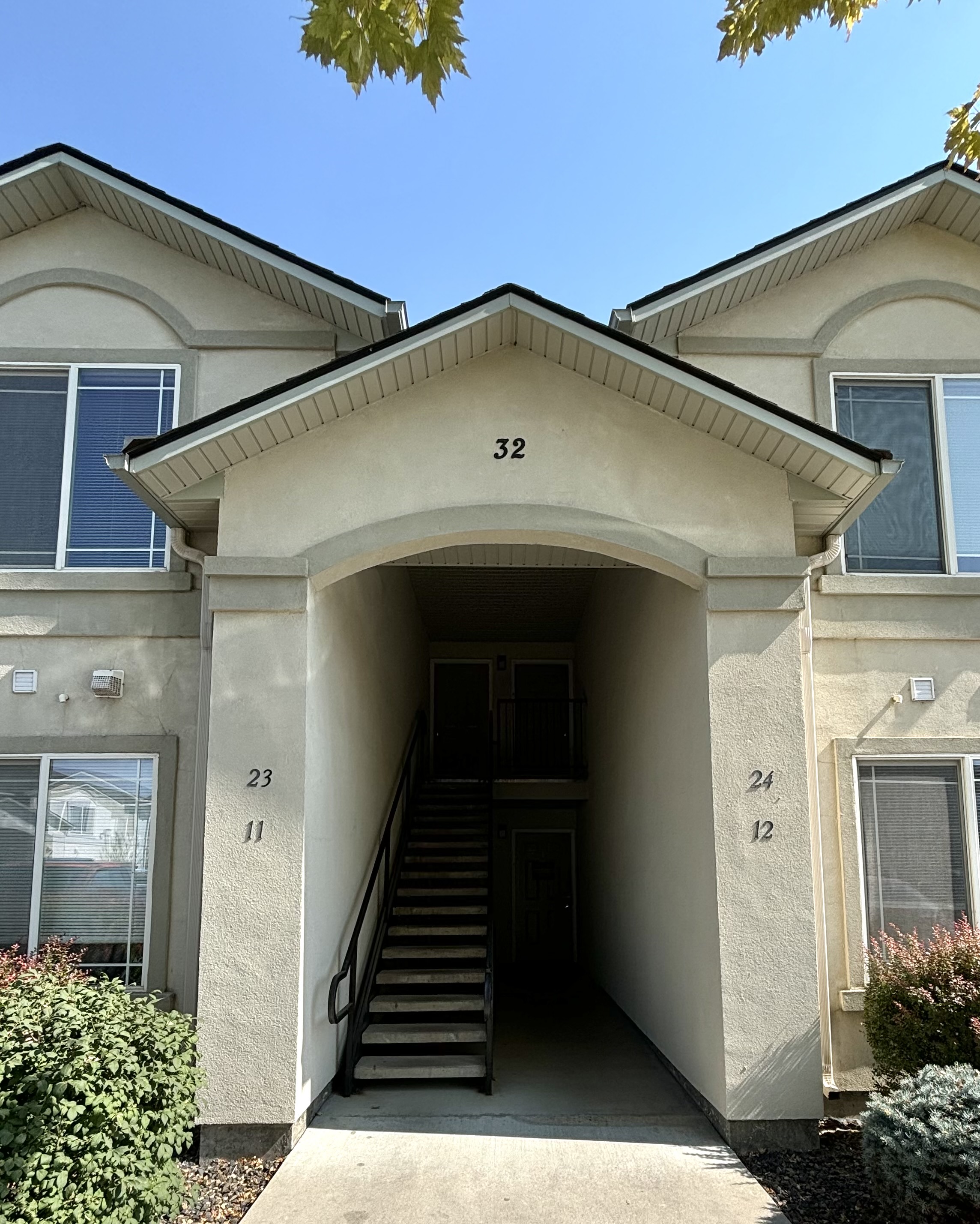 1805 E Overland Rd Bldg 32 - 23